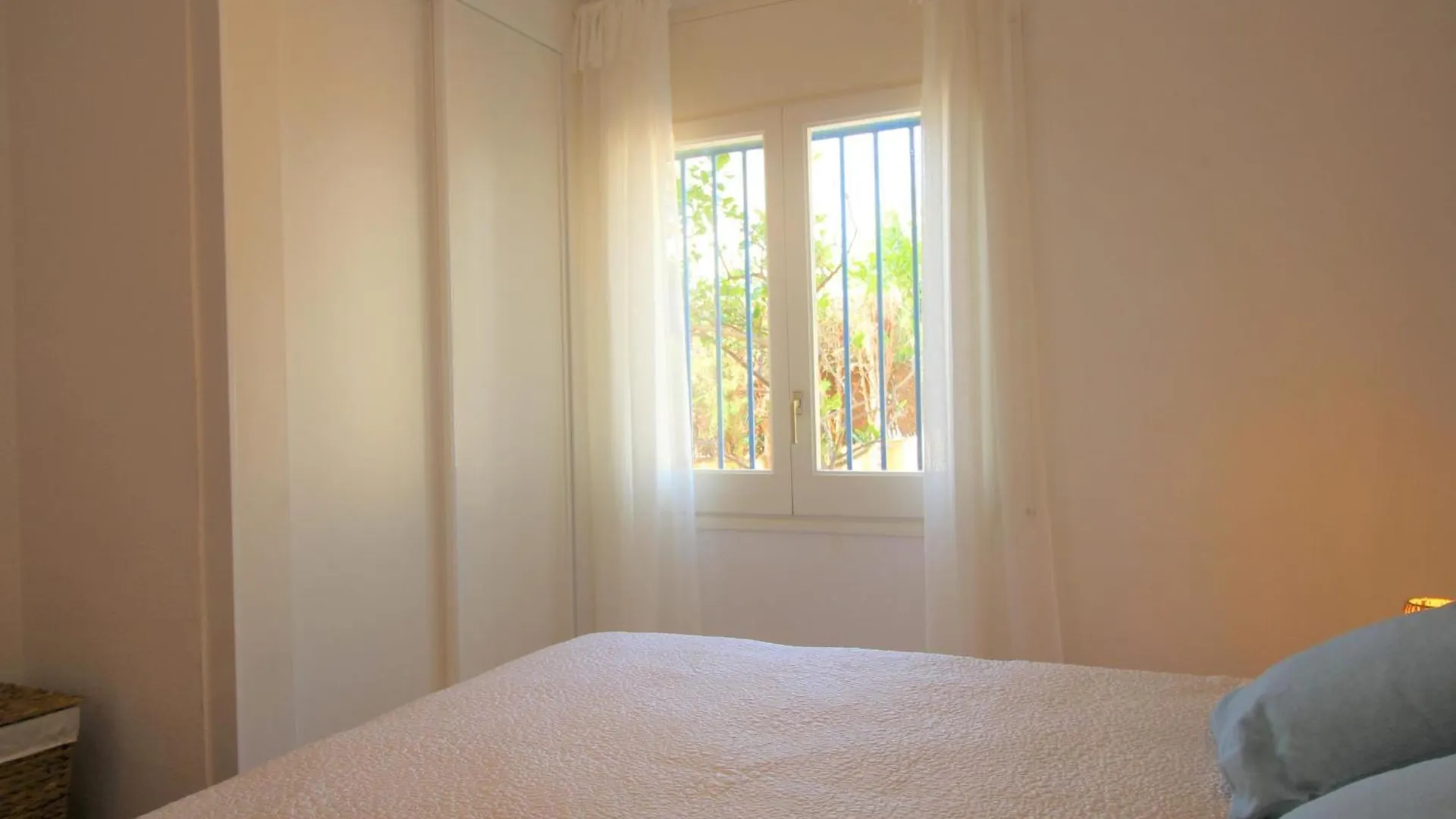 Apartamento Acogedor Con Jardin Y Terraza, A 150 M De La Playa, Equipado Con A/C, Para 5 Personas - Hisp-228-426 Apartment Llanca Spain