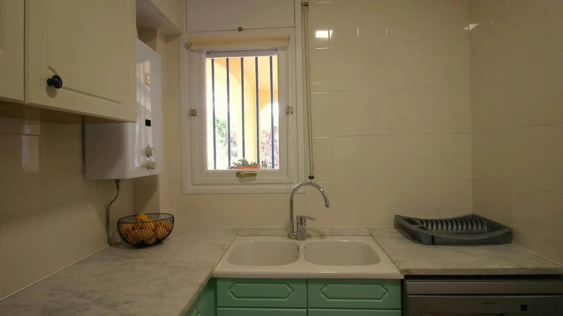 Apartamento Acogedor Con Jardin Y Terraza, A 150 M De La Playa, Equipado Con A/C, Para 5 Personas - Hisp-228-426 Apartment Llanca Spain