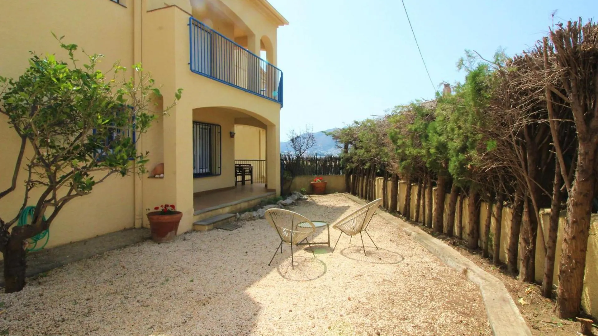 Apartamento Acogedor Con Jardin Y Terraza, A 150 M De La Playa, Equipado Con A/C, Para 5 Personas - Hisp-228-426 Apartment Llanca