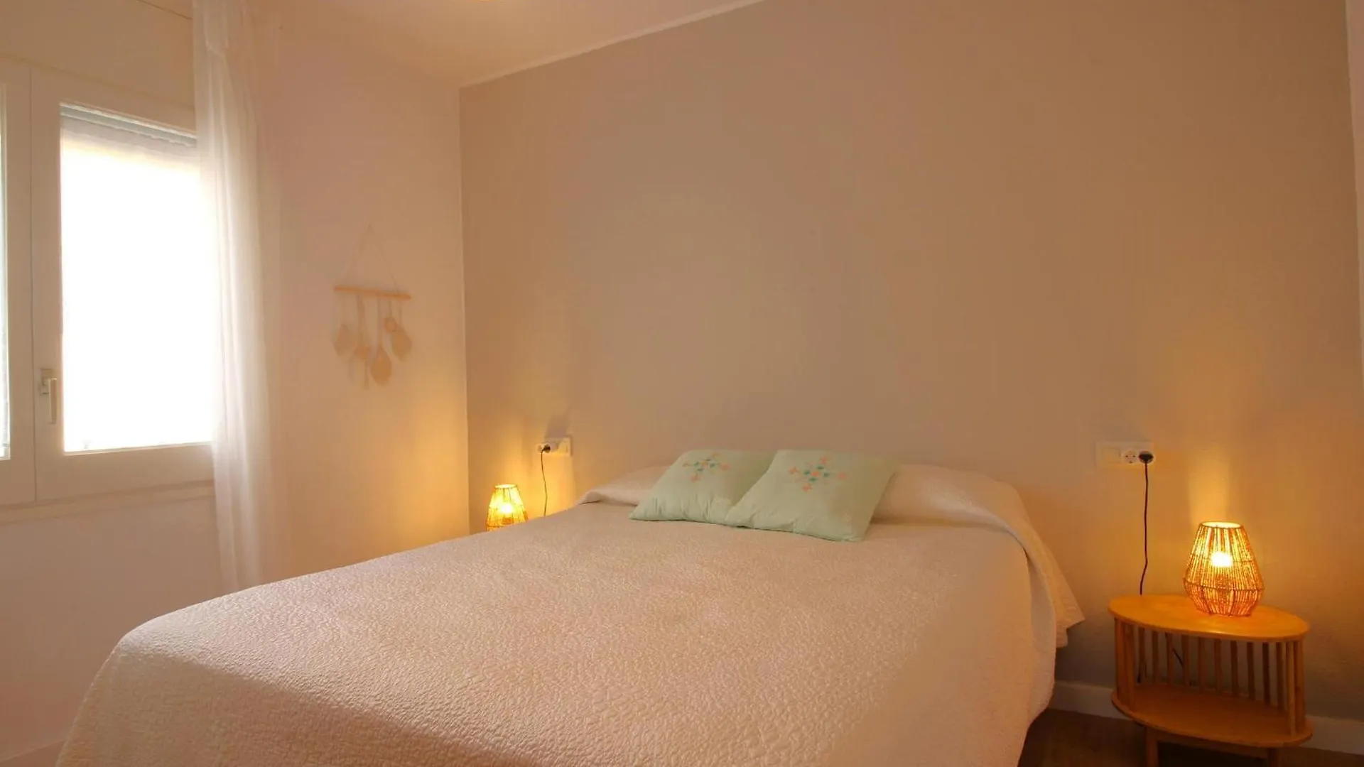 Apartamento Acogedor Con Jardin Y Terraza, A 150 M De La Playa, Equipado Con A/C, Para 5 Personas - Hisp-228-426 Apartment Llanca
