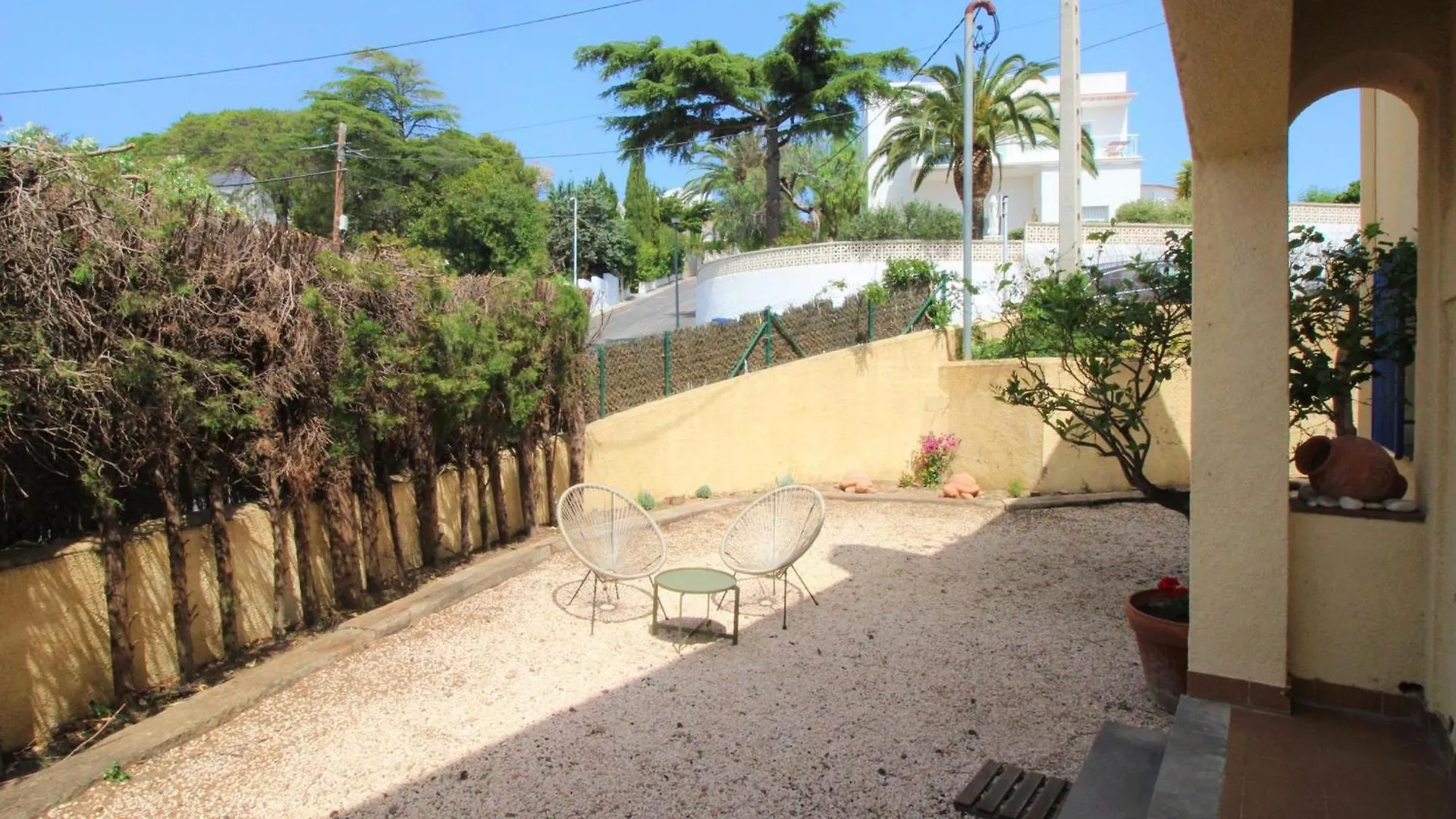 Apartamento Acogedor Con Jardin Y Terraza, A 150 M De La Playa, Equipado Con A/C, Para 5 Personas - Hisp-228-426 Apartment Llanca 0*,  Spain