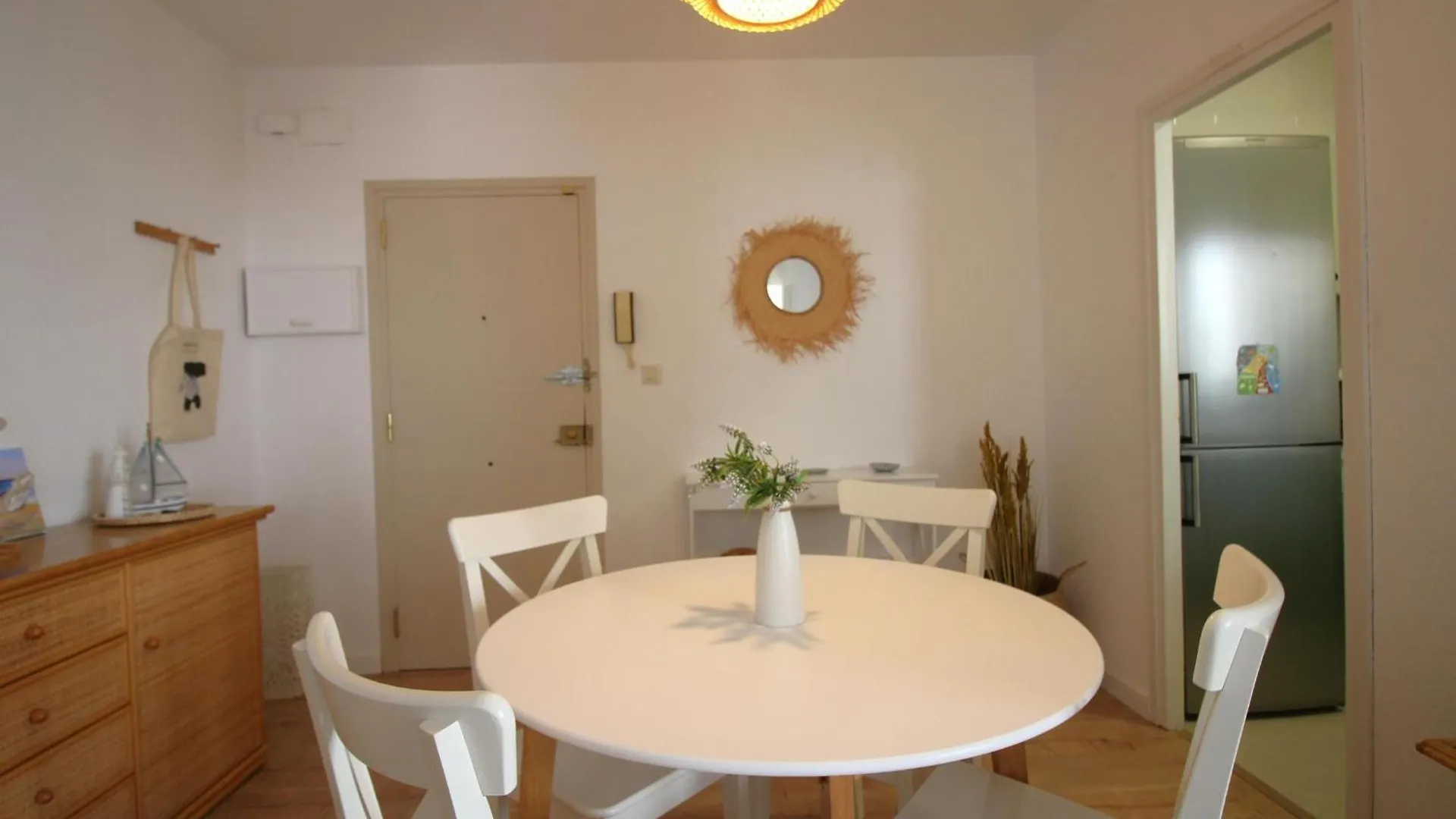 Apartamento Acogedor Con Jardin Y Terraza, A 150 M De La Playa, Equipado Con A/C, Para 5 Personas - Hisp-228-426 Apartment Llanca