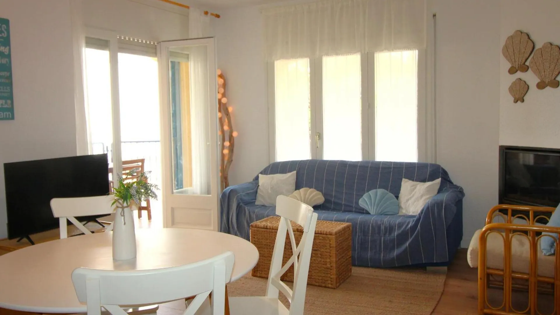 Apartamento Acogedor Con Jardin Y Terraza, A 150 M De La Playa, Equipado Con A/C, Para 5 Personas - Hisp-228-426 Apartment Llanca 0*,