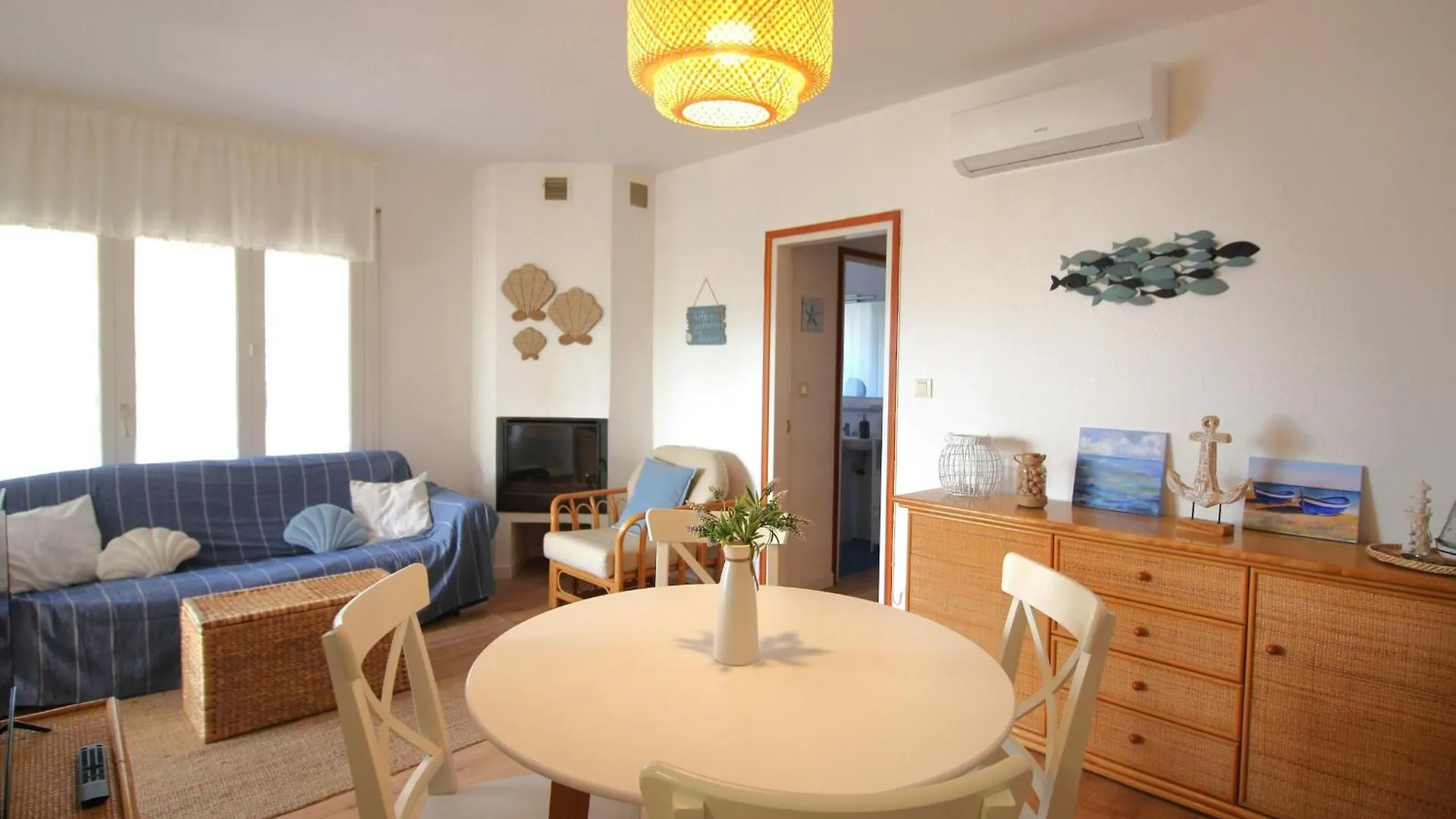 Apartamento Acogedor Con Jardin Y Terraza, A 150 M De La Playa, Equipado Con A/C, Para 5 Personas - Hisp-228-426 Apartment Llanca