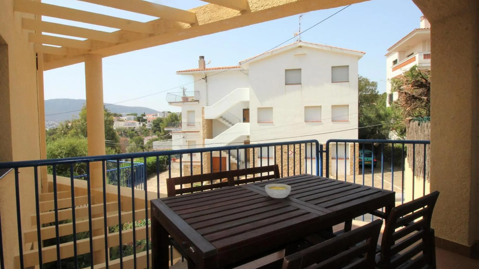 Apartamento Acogedor Con Jardin Y Terraza, A 150 M De La Playa, Equipado Con A/C, Para 5 Personas - Hisp-228-426 Apartment Llanca Spain